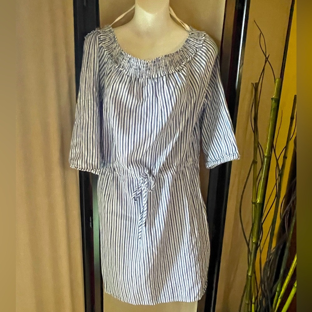 Tommy Hilfiger Large off-the-shoulder light blue & white pinstriped casual dress